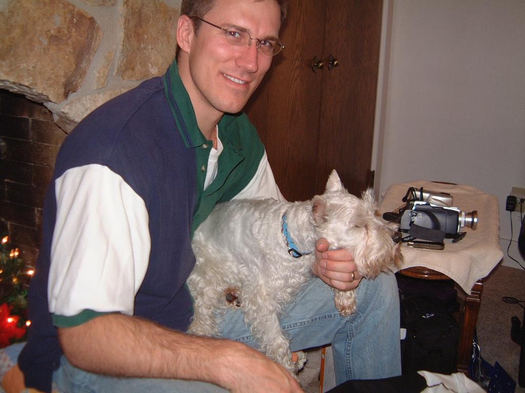 2003/12(Dec)/02-Christmas Eve/1024x768_2003-12-24-57-Gifts.JPG